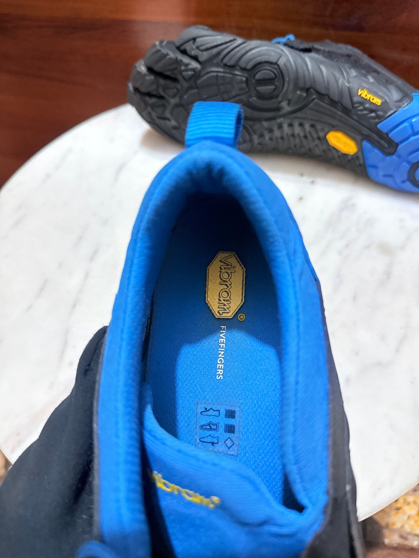 Vibram FiveFingers – Black / Blue
