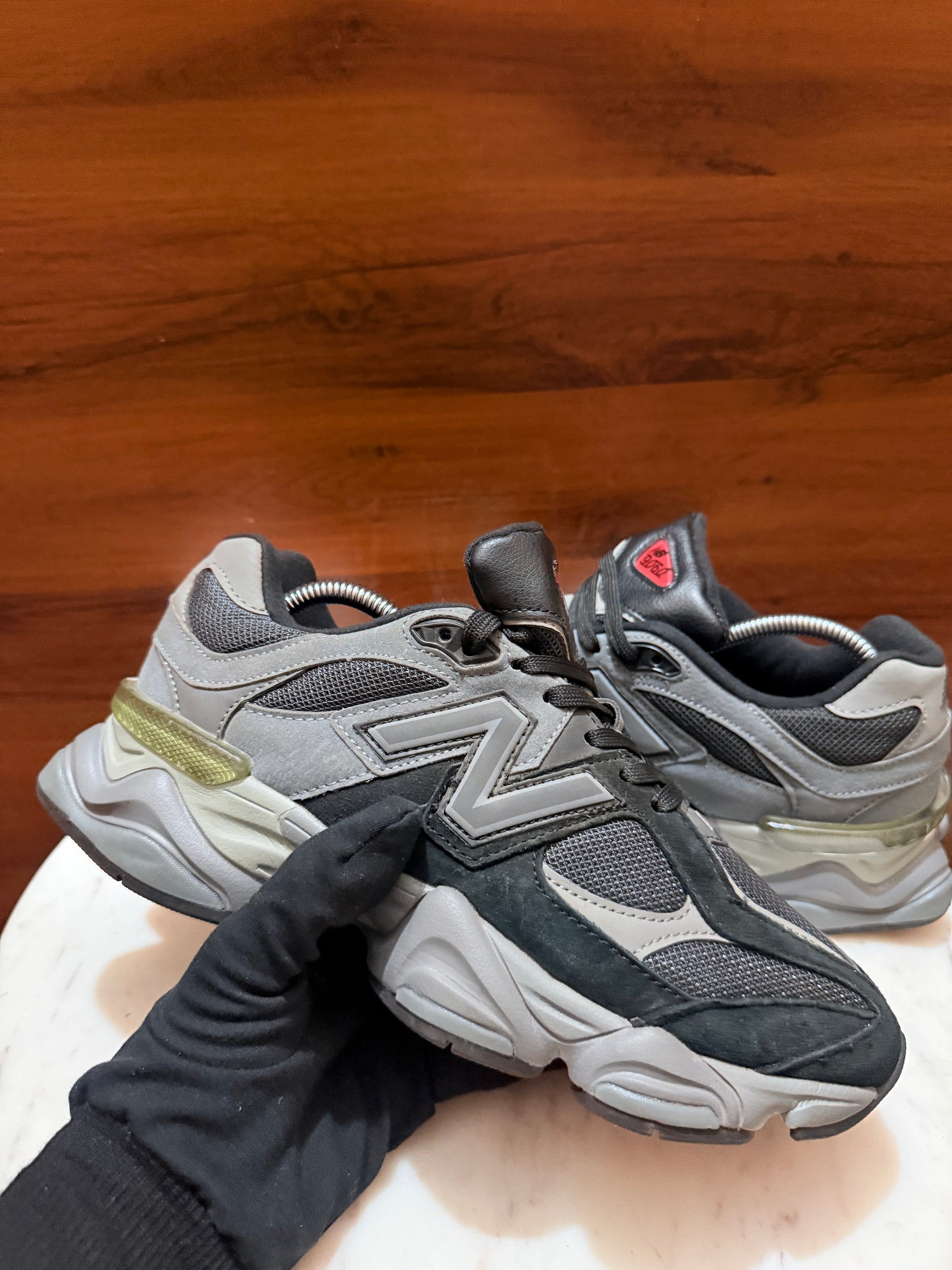 New Balance 9060 – Black
