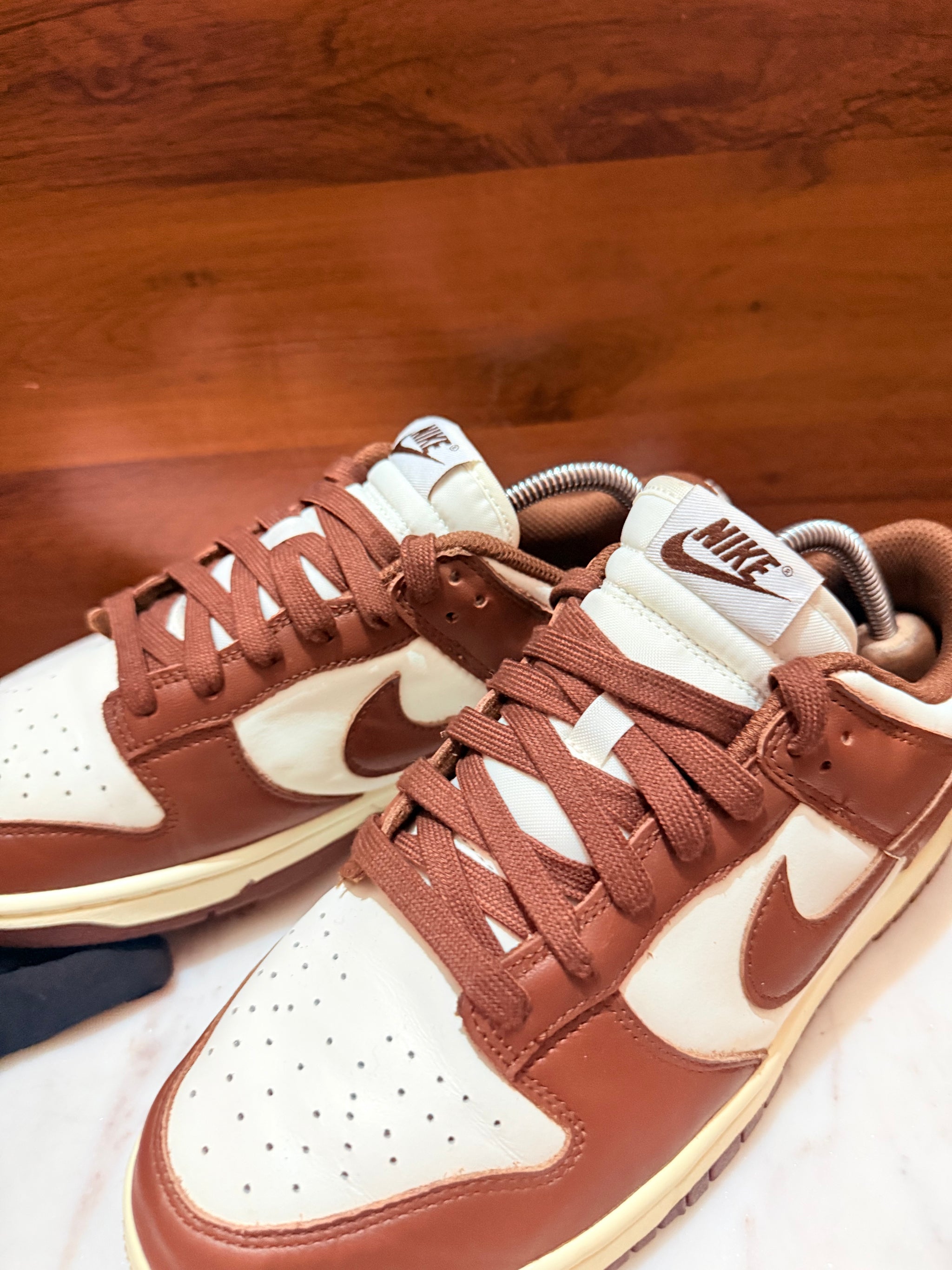 Nike Dunk Low – Brown / White