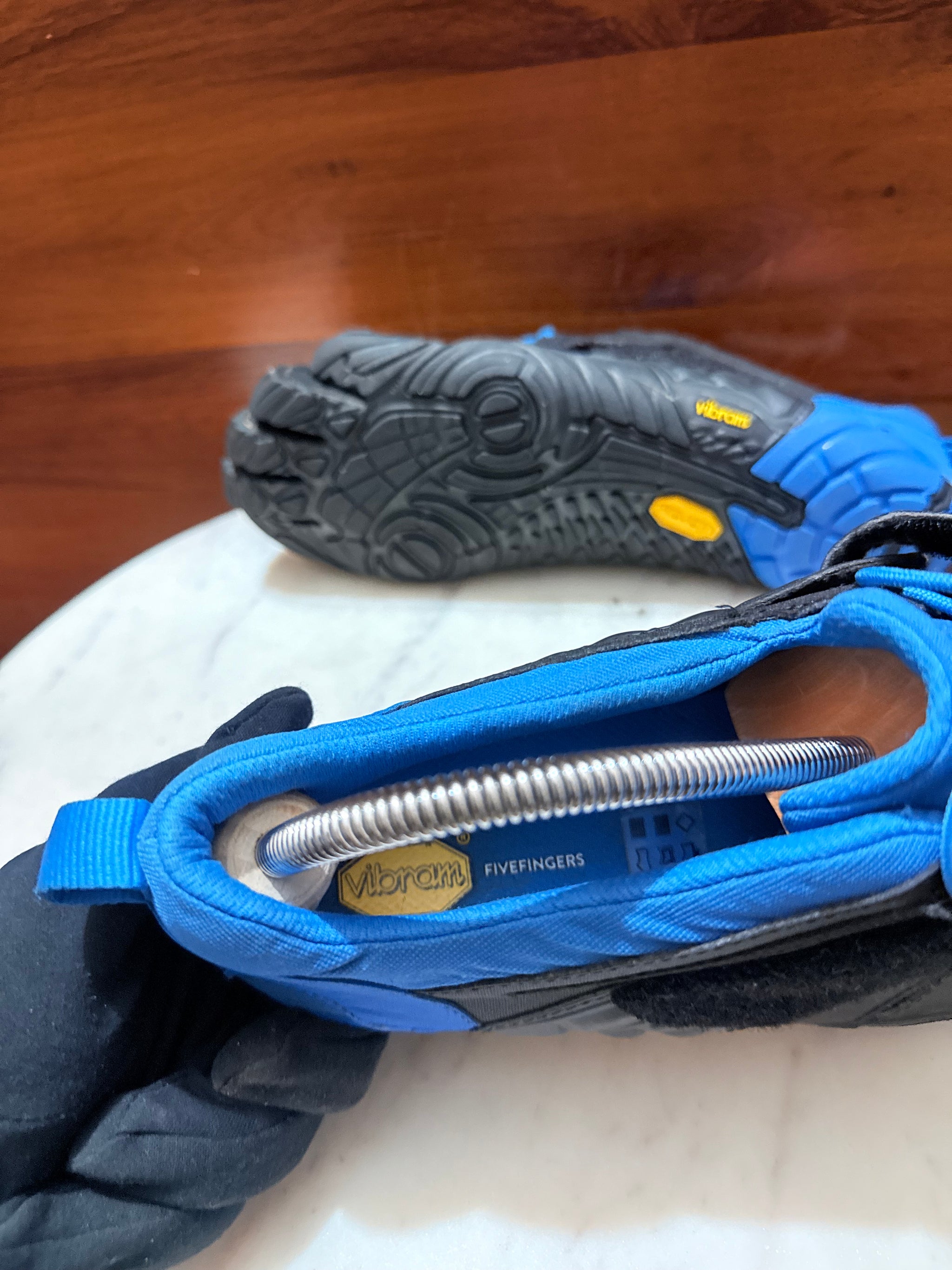 Vibram FiveFingers – Black / Blue
