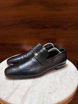 Gucci Engraved Silver Logo Plate Leather Loafers
