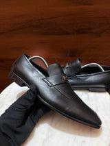 Gucci Engraved Silver Logo Plate Leather Loafers