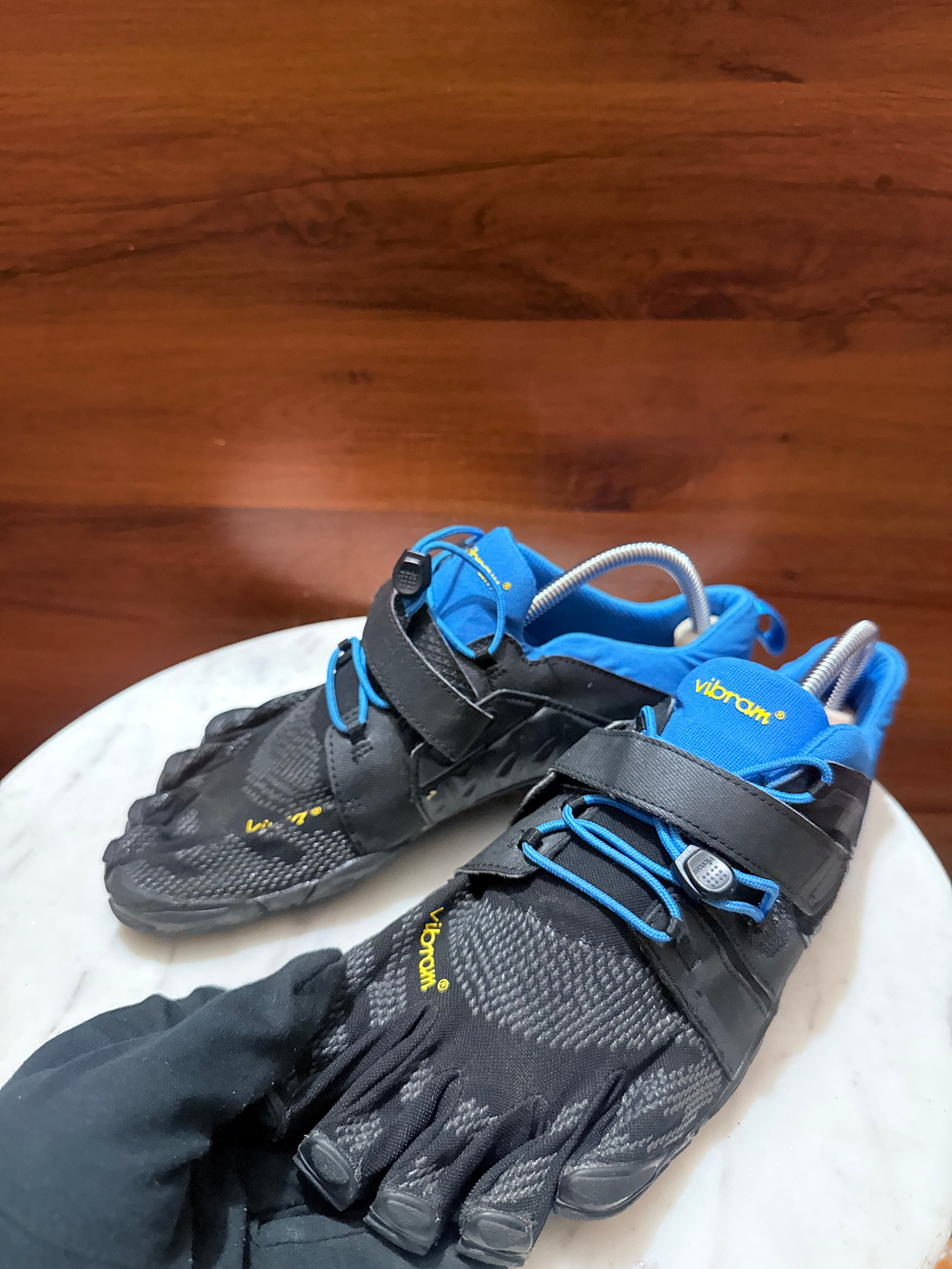 Vibram FiveFingers – Black / Blue