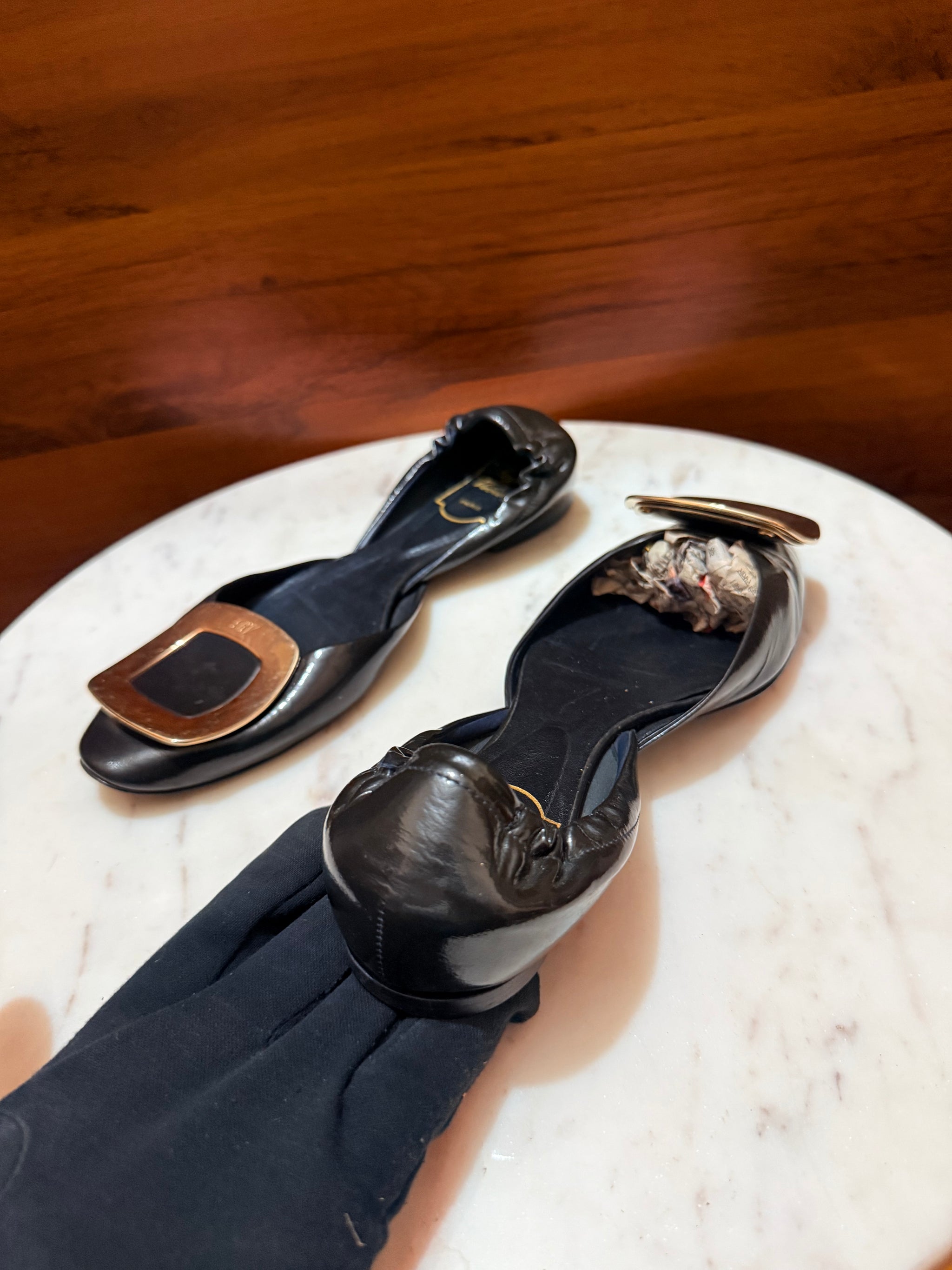 Roger Vivier Gommette Buckle Leather Ballet Flats