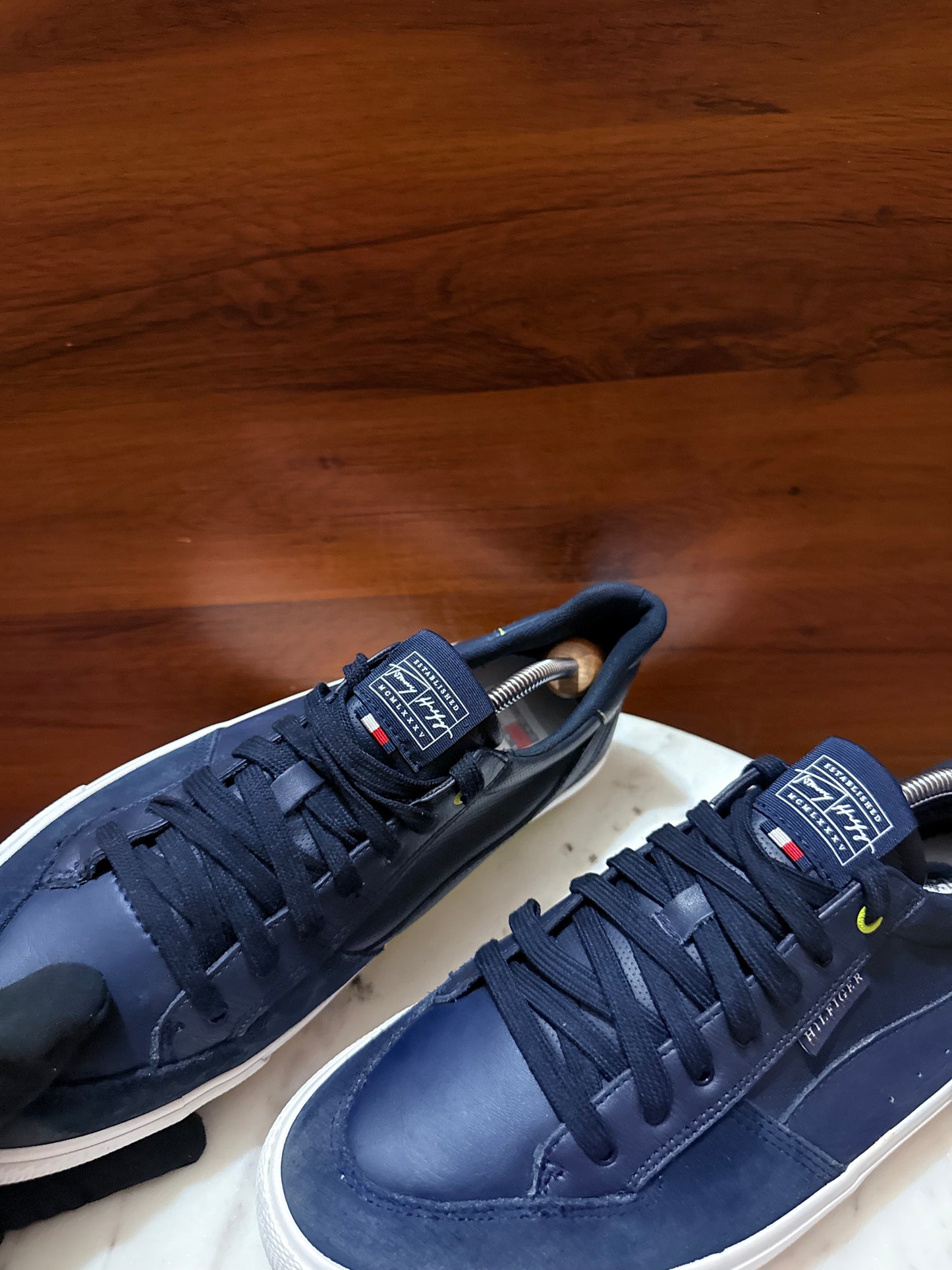 Tommy Hilfiger Leather Low-Top Sneakers