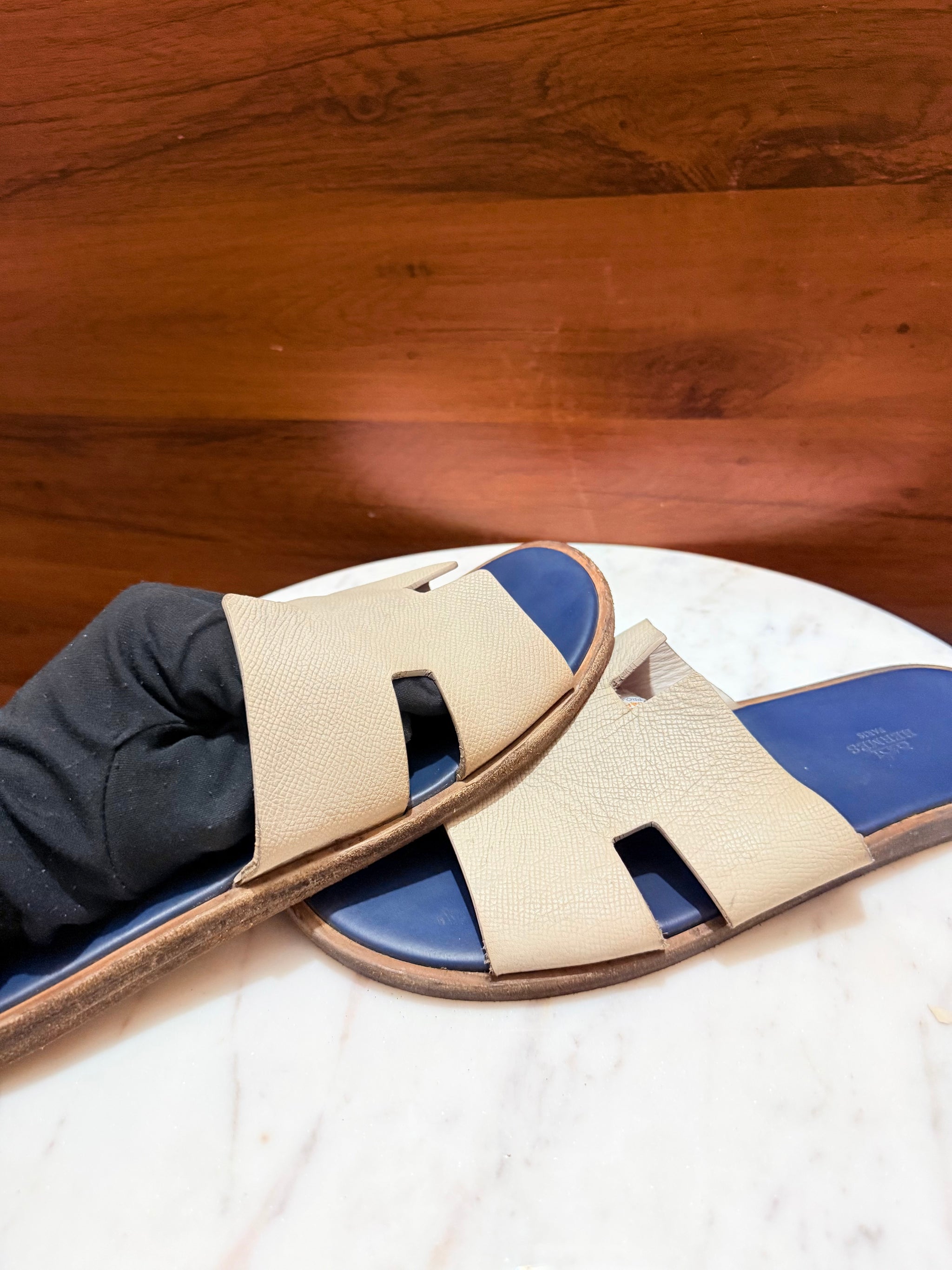 Hermès Izmir Leather Sandals
