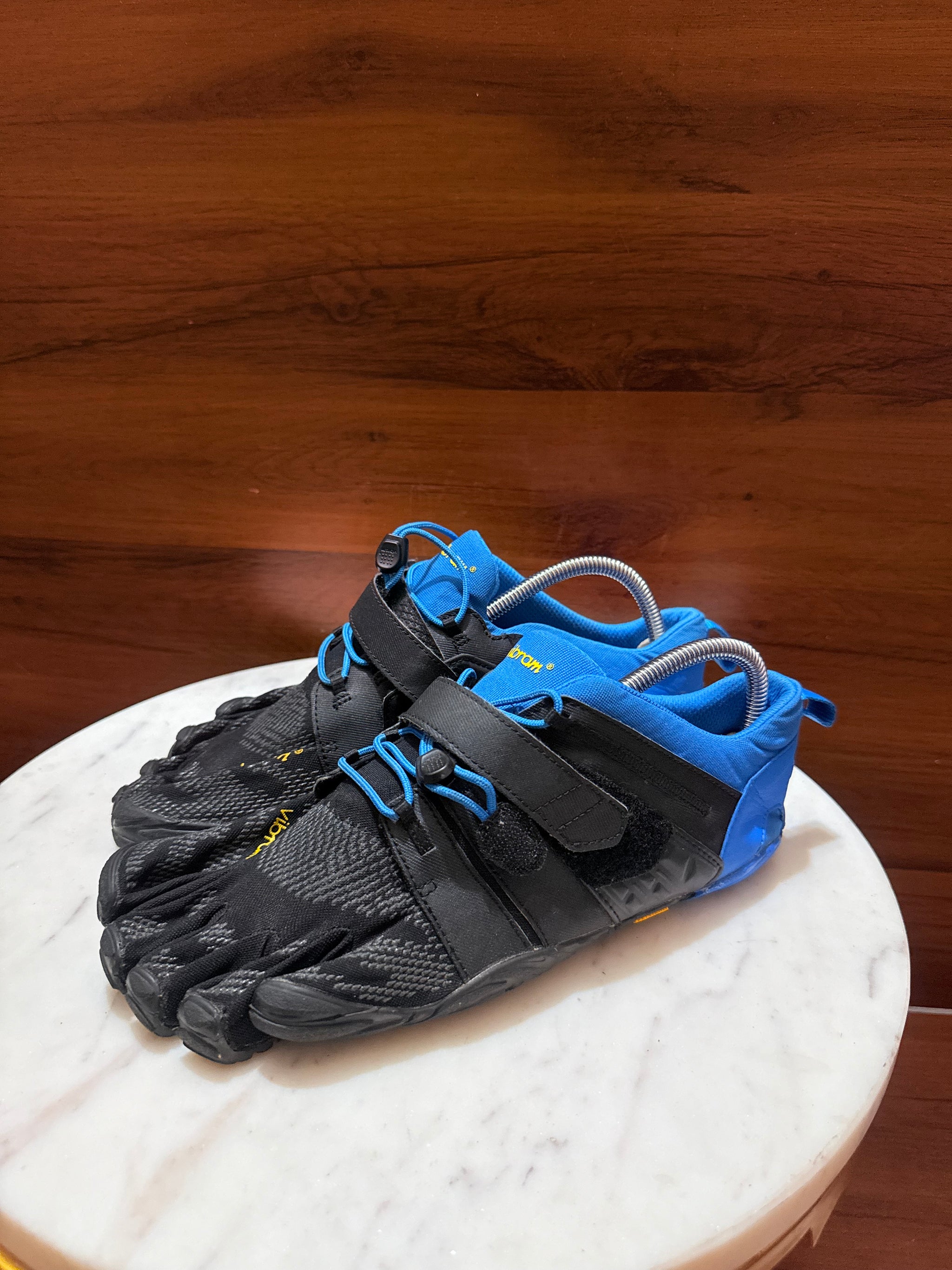 Vibram FiveFingers – Black / Blue