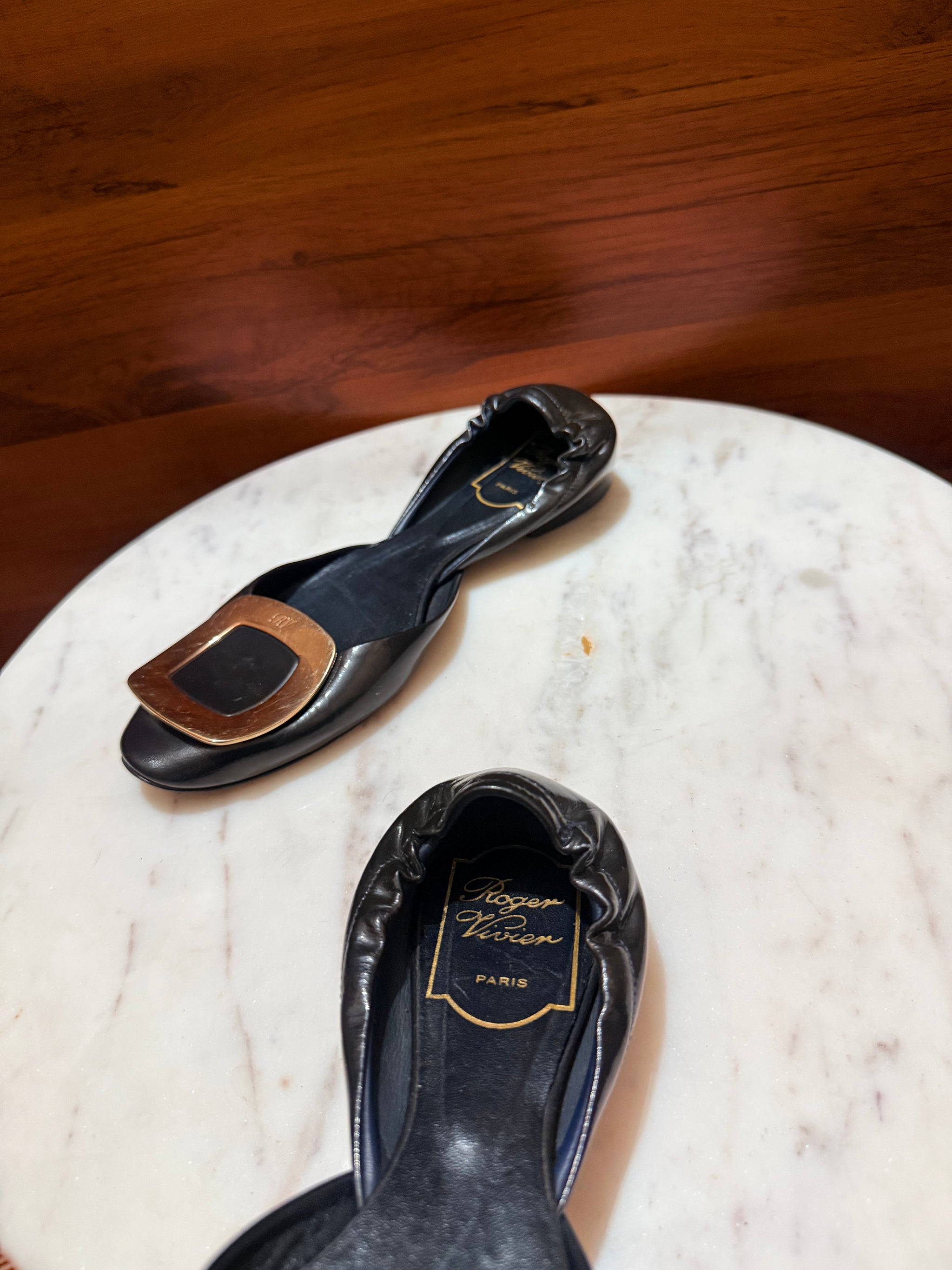 Roger Vivier Gommette Buckle Leather Ballet Flats