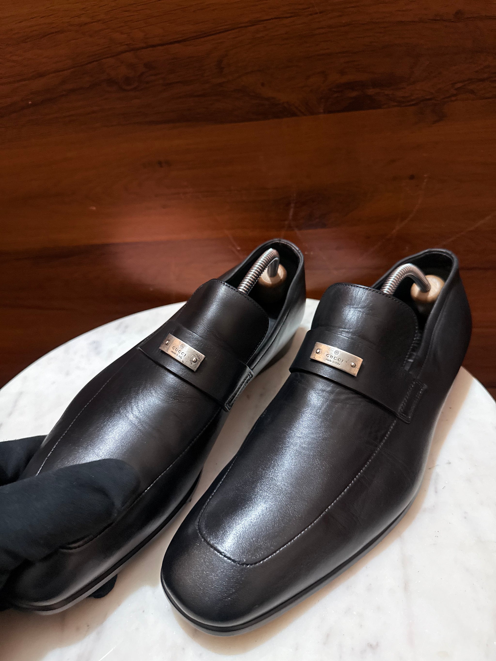 Gucci Engraved Silver Logo Plate Leather Loafers