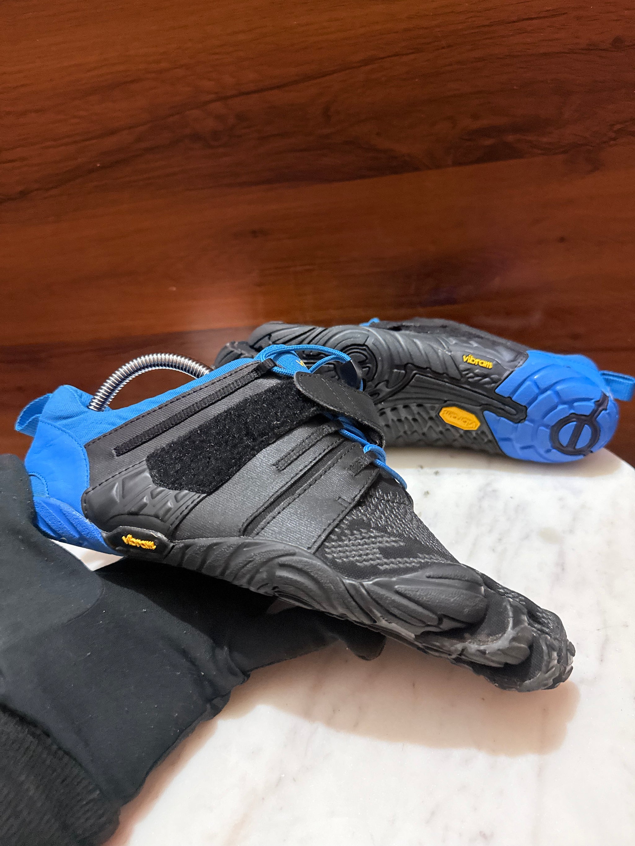 Vibram FiveFingers – Black / Blue