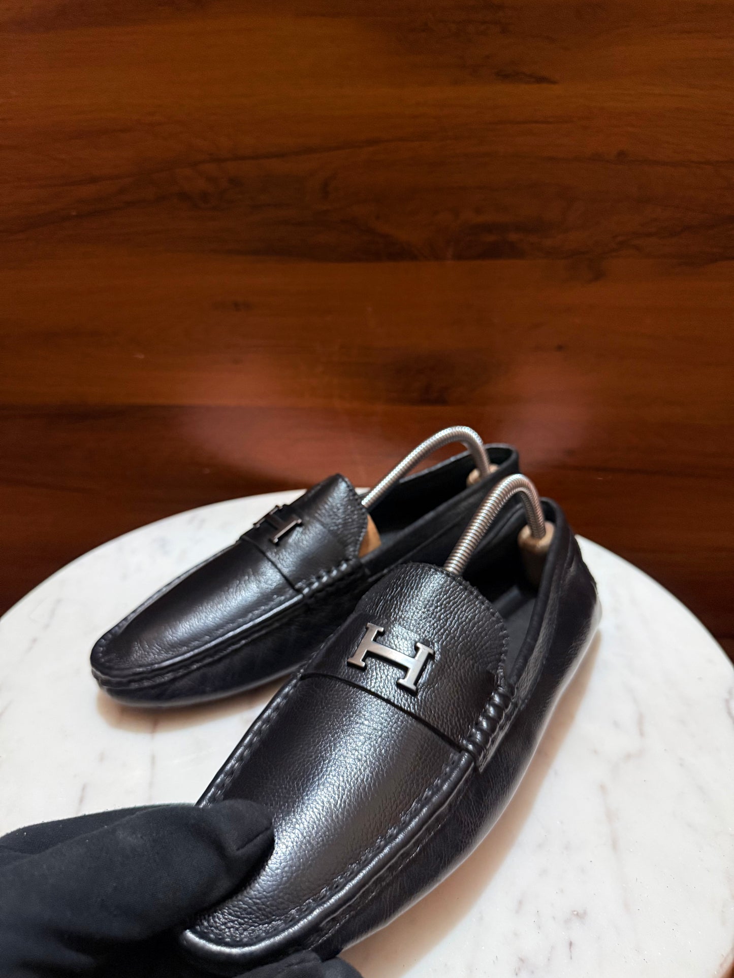 Hermès Tenor H Buckle Grained Leather Driving Loafers