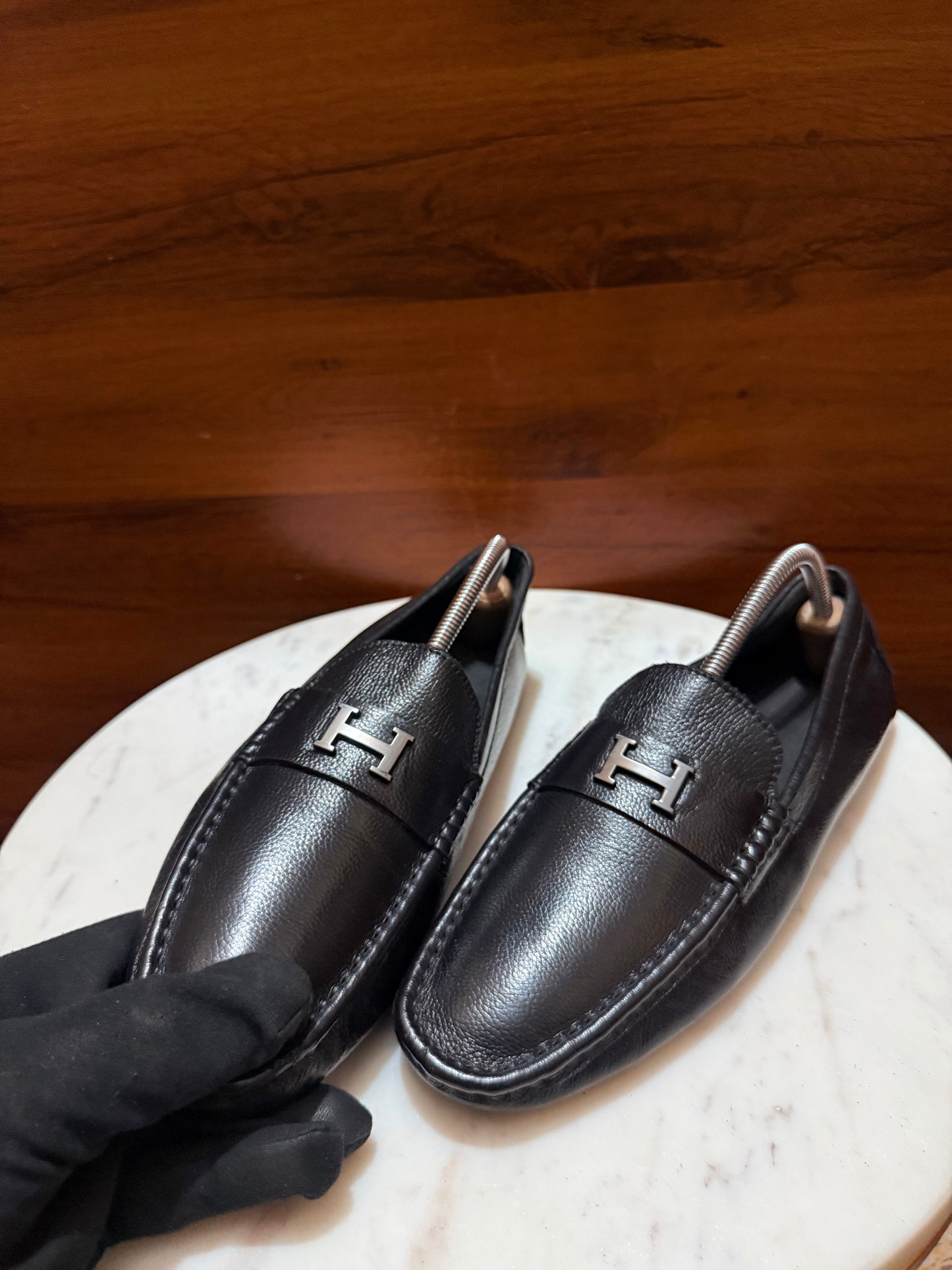 Hermès Tenor H Buckle Grained Leather Driving Loafers
