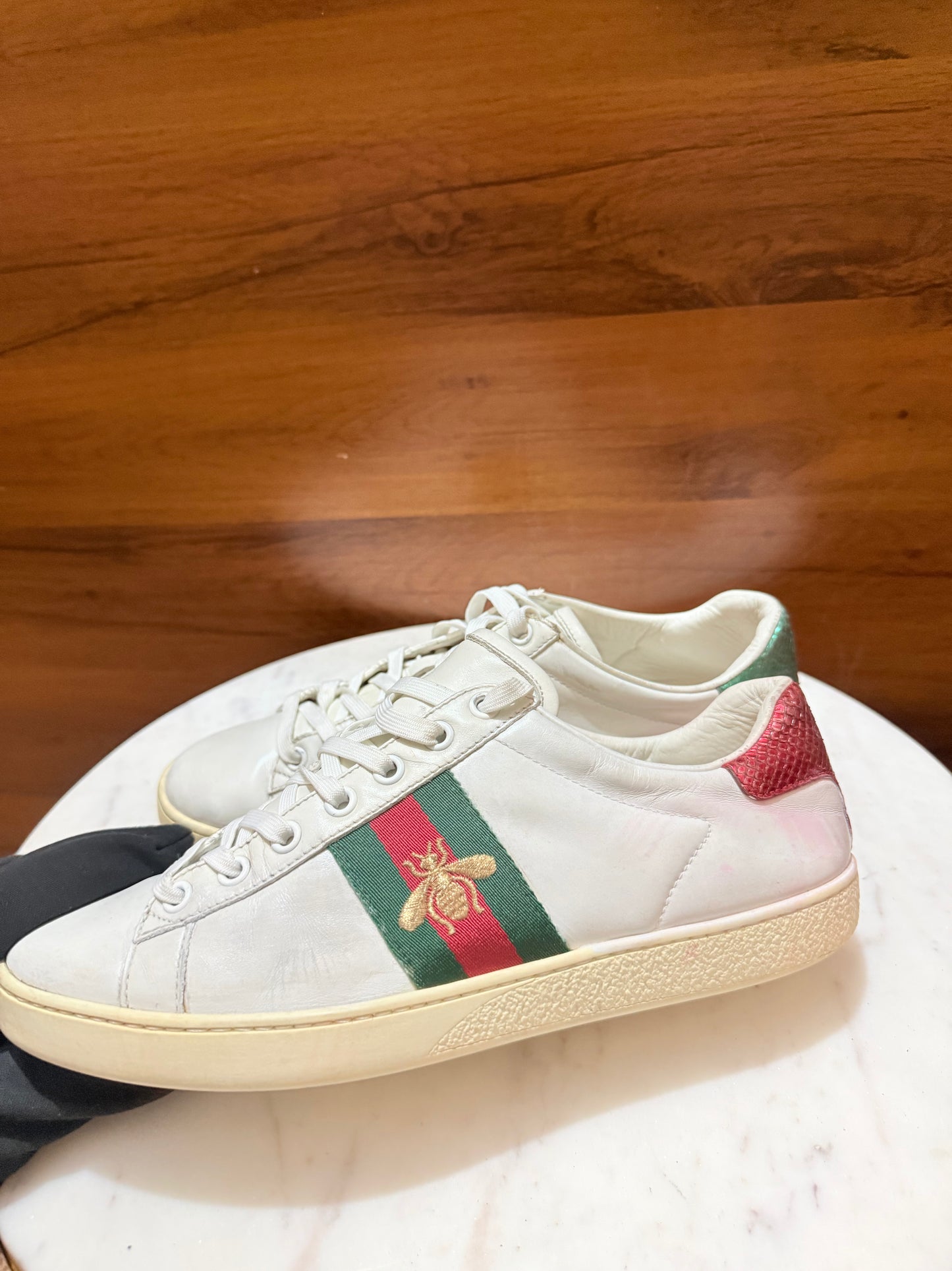 Gucci Ace Embroidered Bee Leather Sneakers