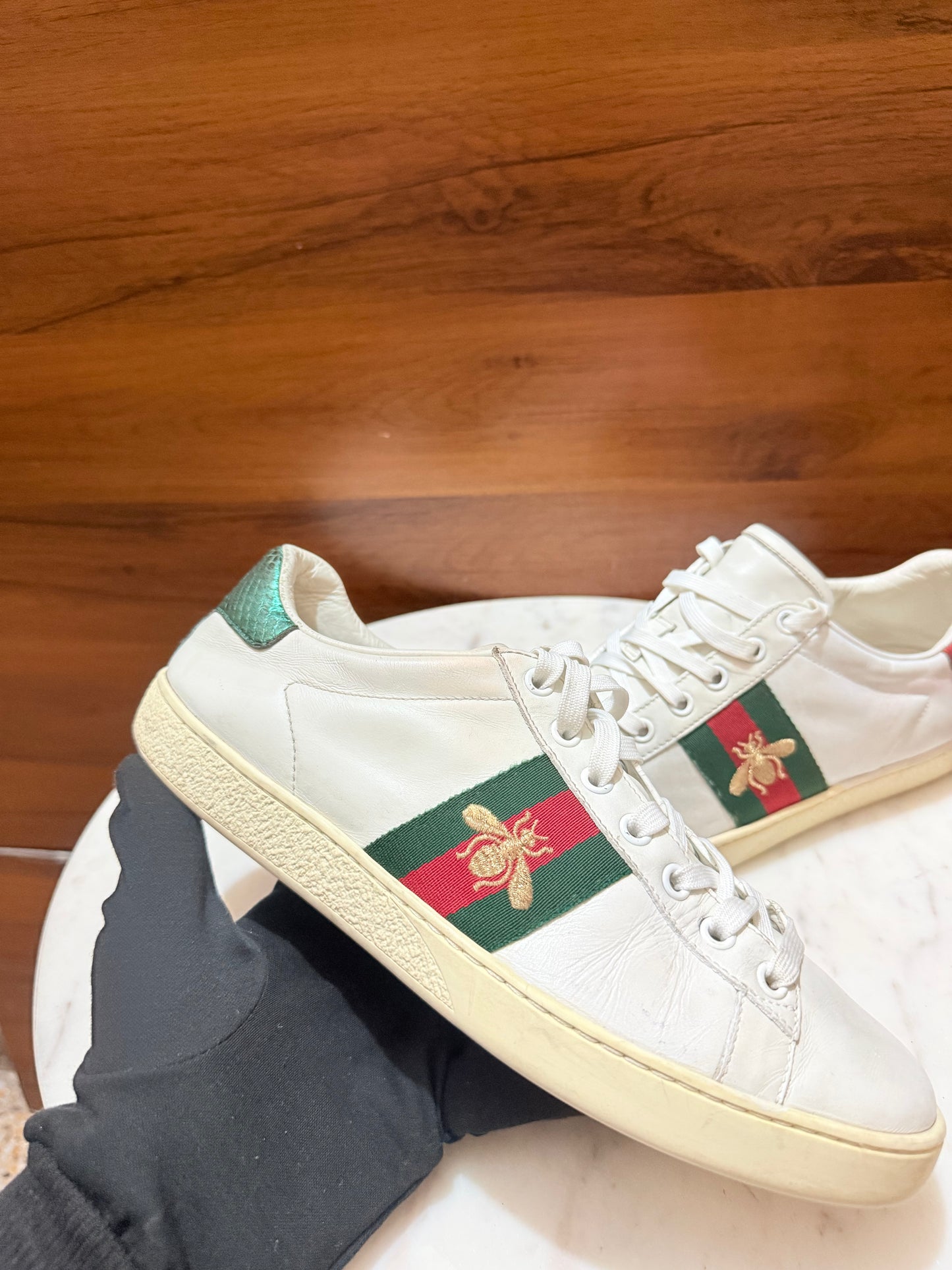 Gucci Ace Embroidered Bee Leather Sneakers
