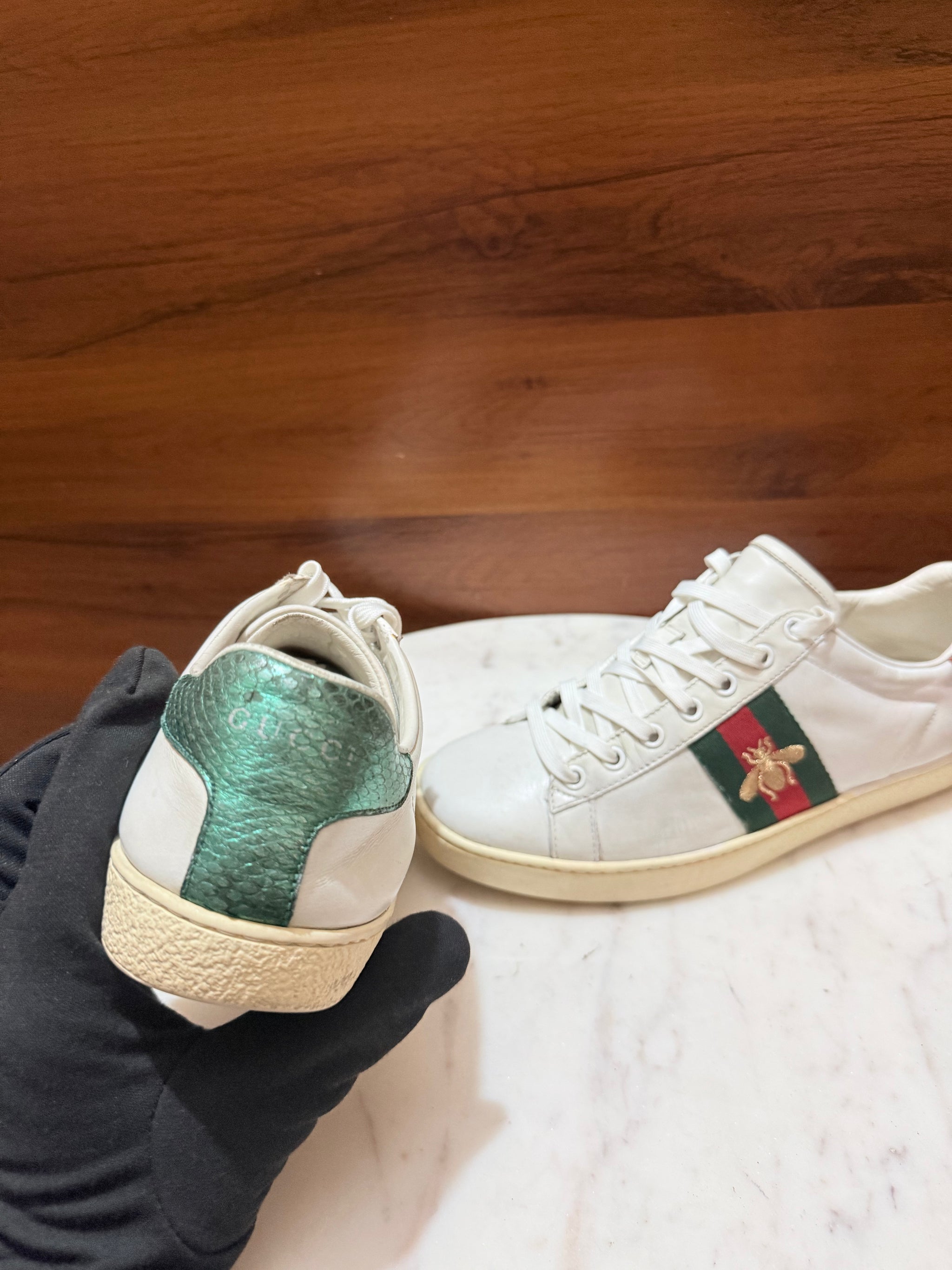 Gucci Ace Embroidered Bee Leather Sneakers