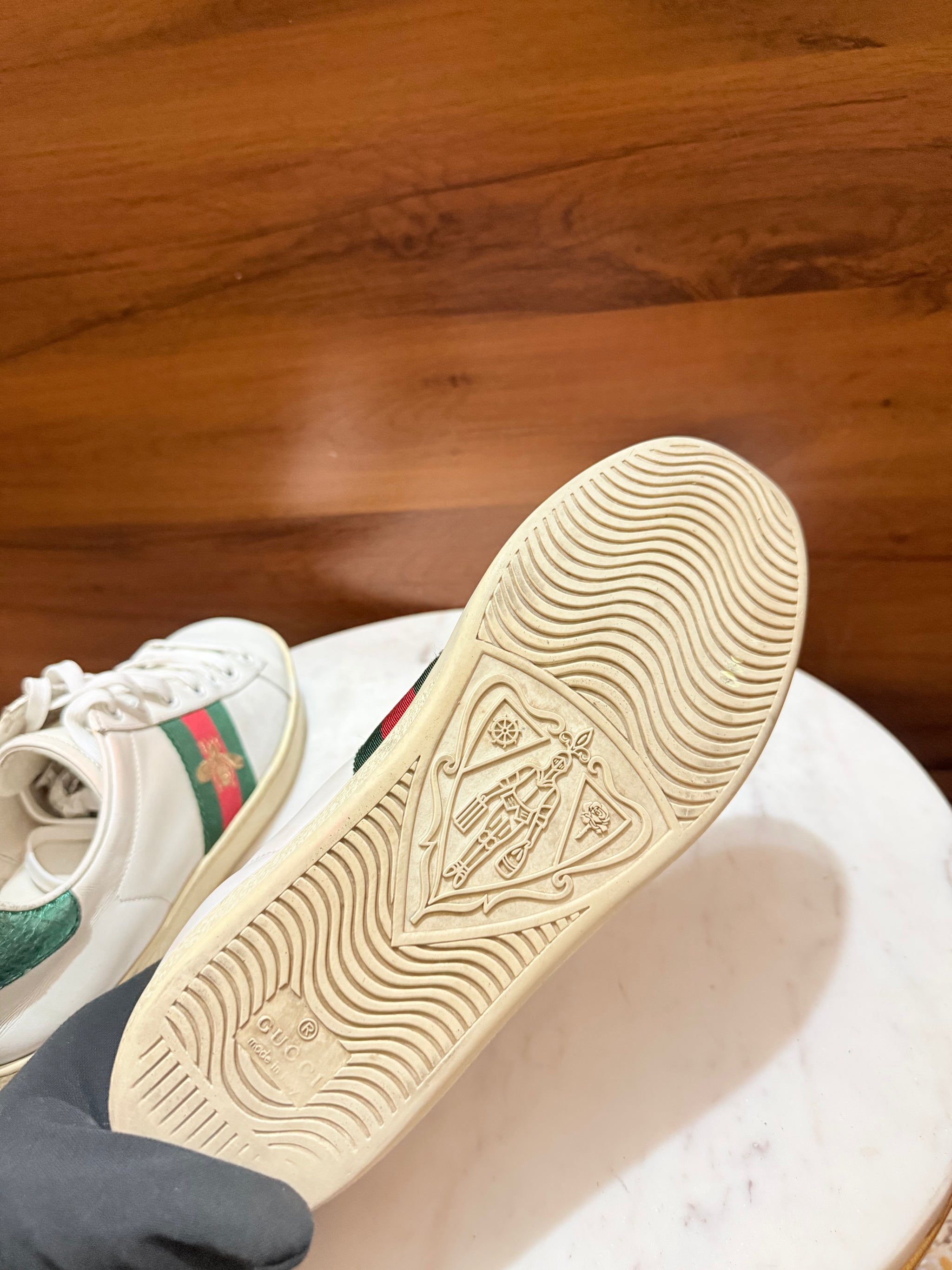 Gucci Ace Embroidered Bee Leather Sneakers