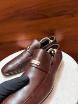 Gucci Logo Plaque Leather Slip-On Loafers