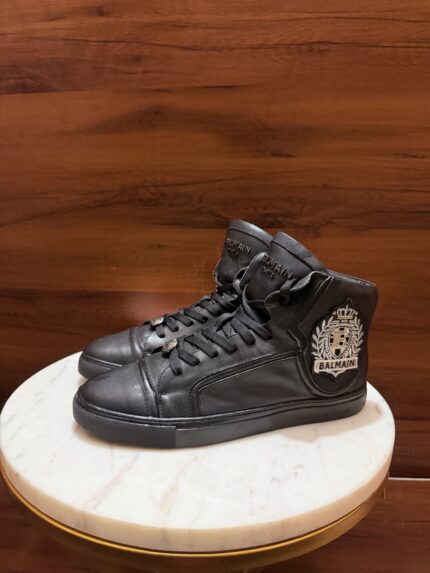 Balmain – Embroidered Crest Leather High-Top Sneakers