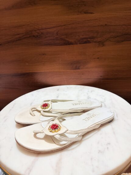 Chanel Camellia Embellished Thong Sandals – White / Red