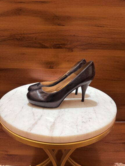 Fendi – Smooth Leather Round-Toe Platform Pumps