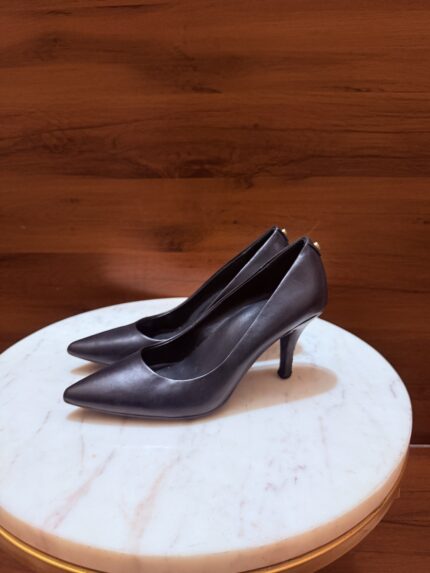 Michael Kors – Dorothy Flex Smooth Leather Pointed-Toe Pumps