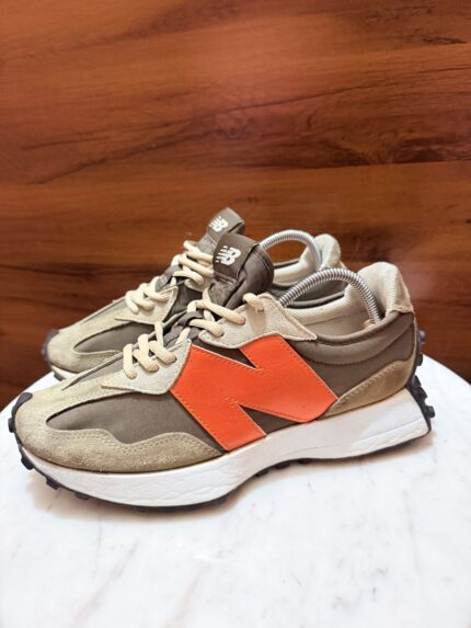 New Balance – 327 "Olive & Team Orange"
