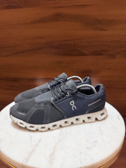 On Running – Cloud Lightweight Active Running Shoes